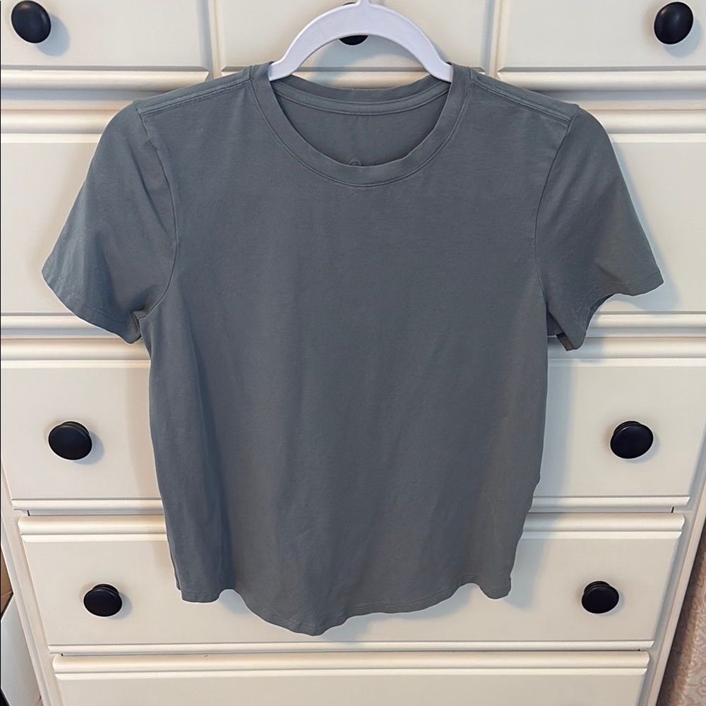 Lululemon T shirt